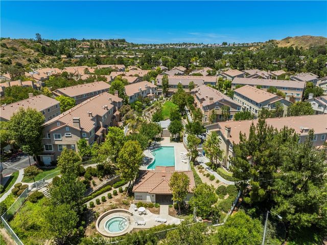 25710 Holiday C, Stevenson Ranch, CA 91381