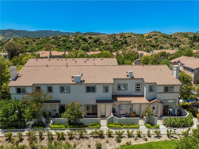 25710 Holiday C, Stevenson Ranch, CA 91381