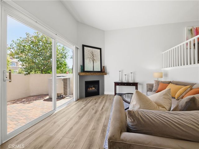 25710 Holiday C, Stevenson Ranch, CA 91381