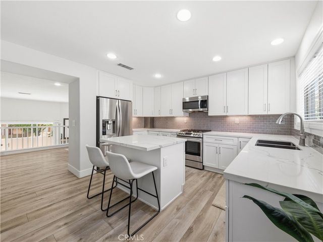 25710 Holiday C, Stevenson Ranch, CA 91381