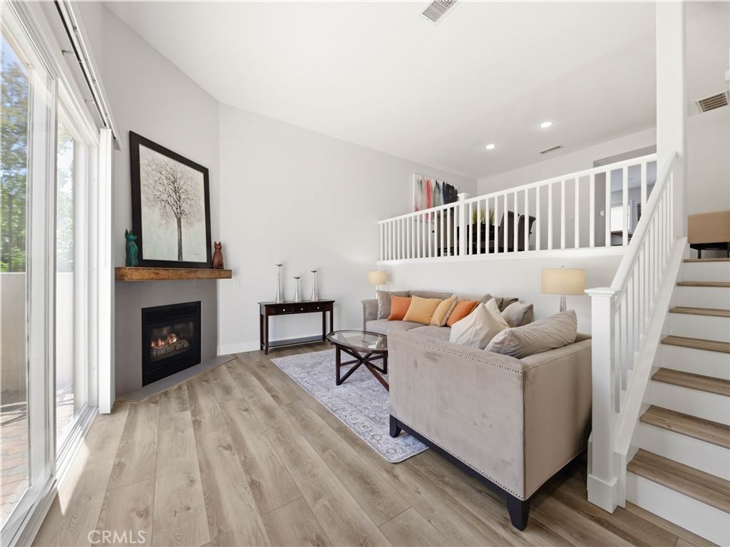 25710 Holiday C, Stevenson Ranch, CA 91381