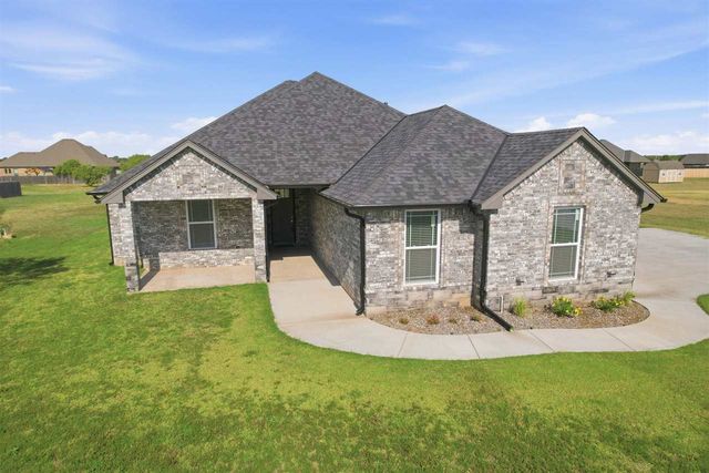 169 SW Elk Creek Loop, Cache, OK 73527