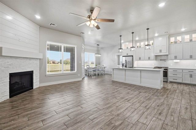 169 SW Elk Creek Loop, Cache, OK 73527