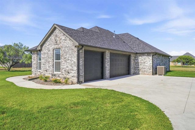 169 SW Elk Creek Loop, Cache, OK 73527