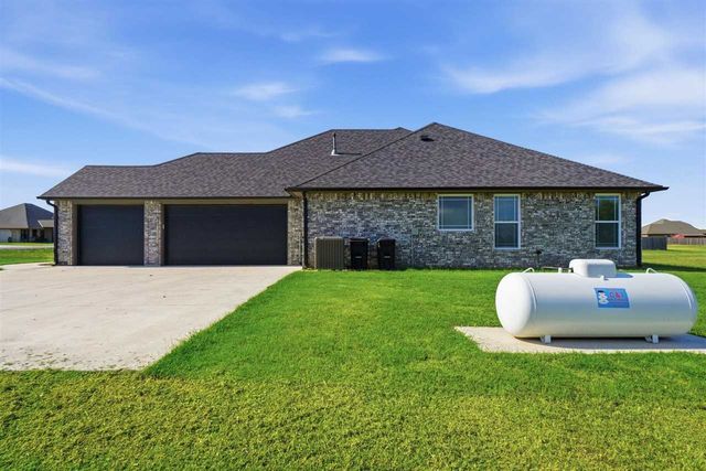 169 SW Elk Creek Loop, Cache, OK 73527