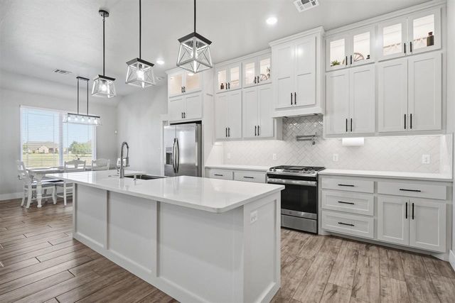 169 SW Elk Creek Loop, Cache, OK 73527