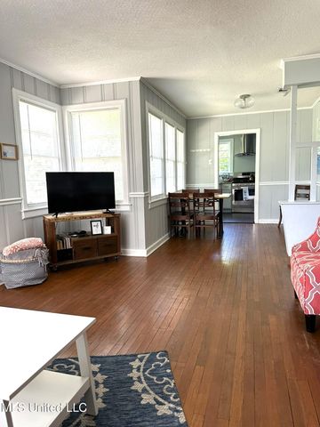 1323 3rd Street, Gulfport, MS 39501