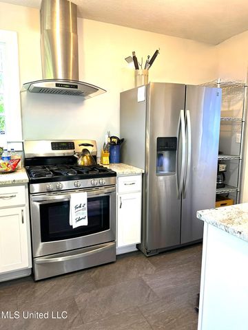 1323 3rd Street, Gulfport, MS 39501