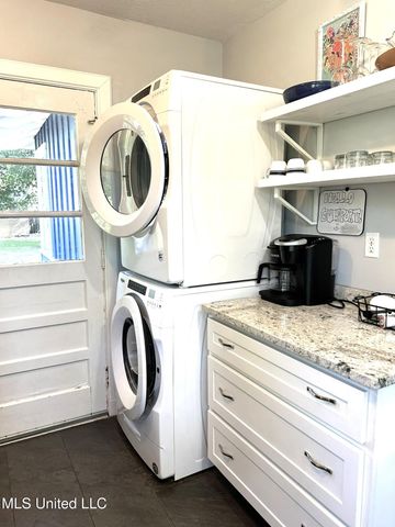 1323 3rd Street, Gulfport, MS 39501