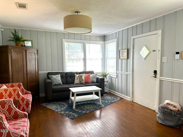 1323 3rd Street, Gulfport, MS 39501