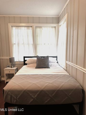 1323 3rd Street, Gulfport, MS 39501