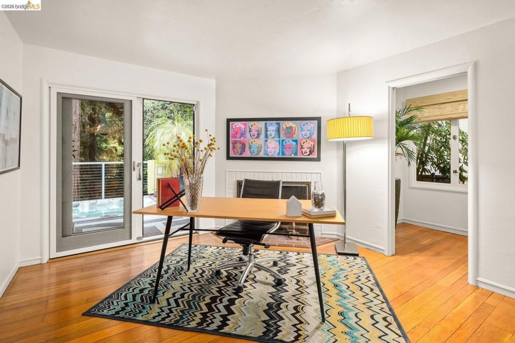 Image 27 of property listing at 10 Burdeck Ct, Oakland, CA 94602