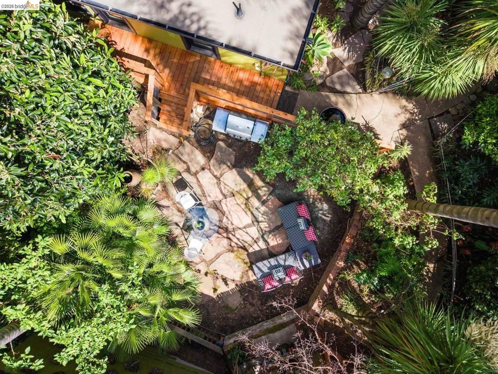 Image 47 of property listing at 10 Burdeck Ct, Oakland, CA 94602