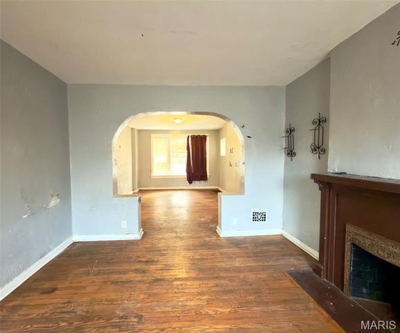 3740 Meramec Street, St Louis, MO 63116