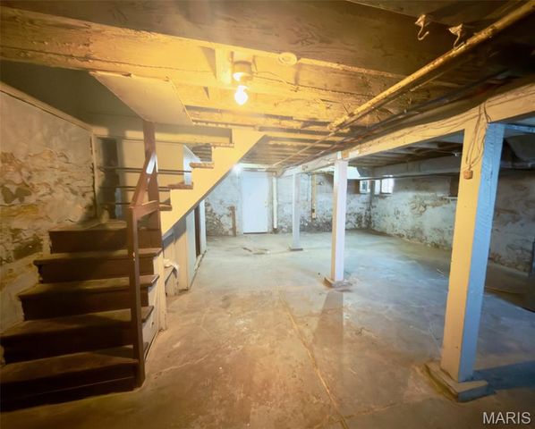 3740 Meramec Street, St Louis, MO 63116