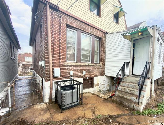 3740 Meramec Street, St Louis, MO 63116