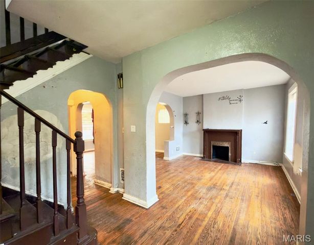 3740 Meramec Street, St Louis, MO 63116