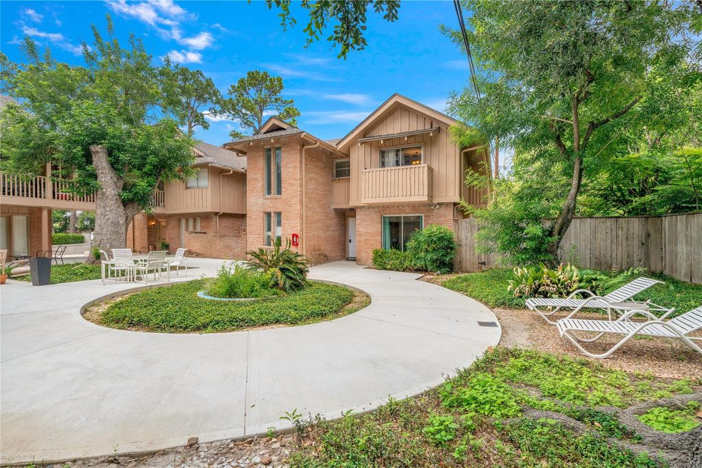 6303 Crab Orchard Road 3, Houston, TX 77057