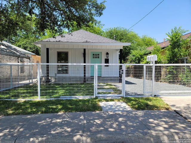 1329 Delgado, San Antonio, TX 78207