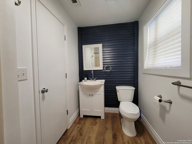 1329 Delgado, San Antonio, TX 78207