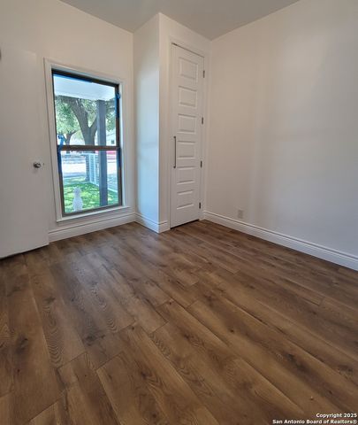 1329 Delgado, San Antonio, TX 78207