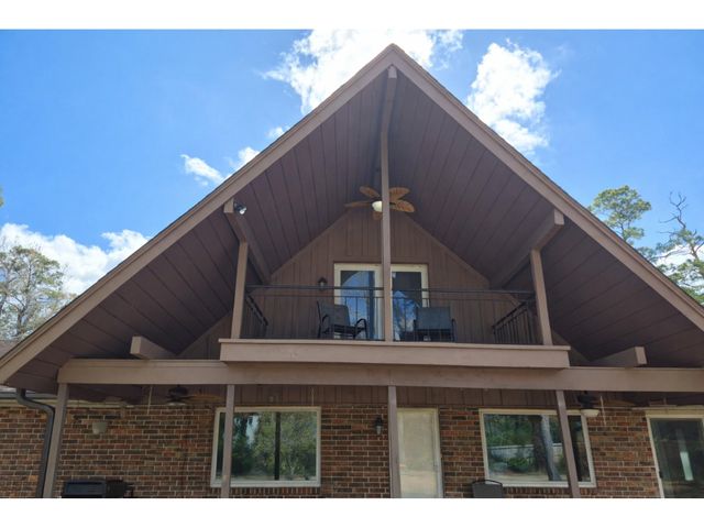 1325 Plantation Drive, Dickinson, TX 77539