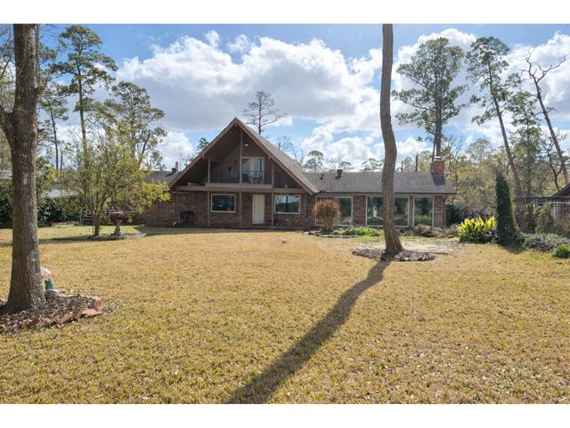 1325 Plantation Drive, Dickinson, TX 77539