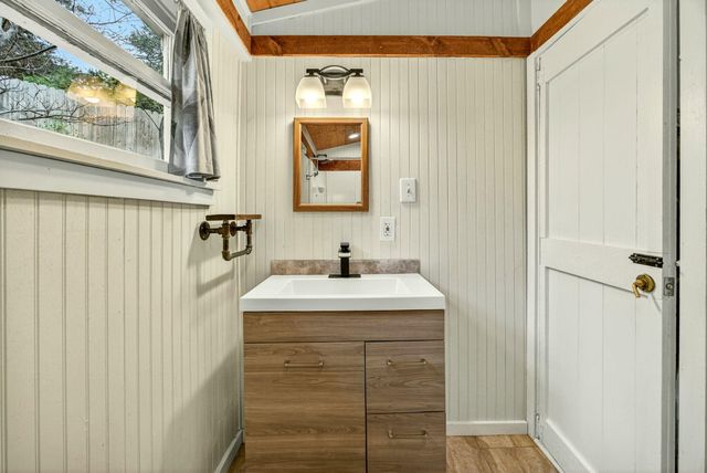 800 Ashland Street, Ashland, OR 97520