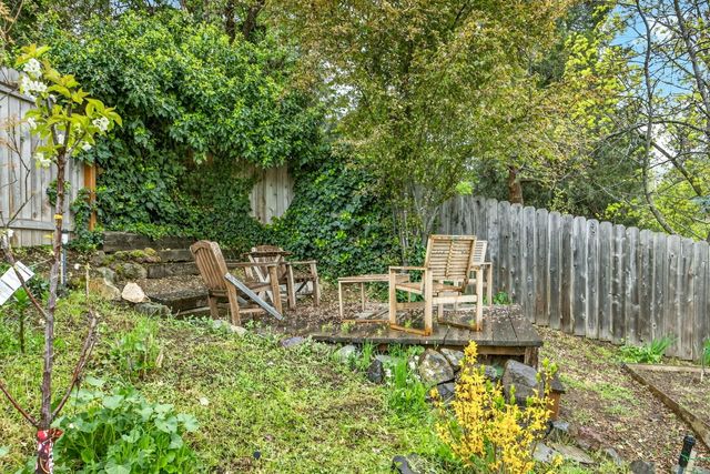 800 Ashland Street, Ashland, OR 97520