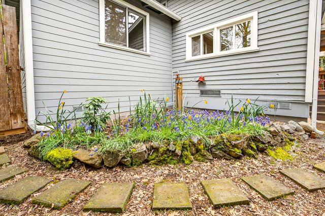 800 Ashland Street, Ashland, OR 97520