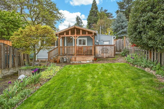 800 Ashland Street, Ashland, OR 97520