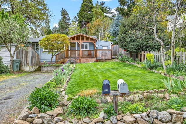 800 Ashland Street, Ashland, OR 97520