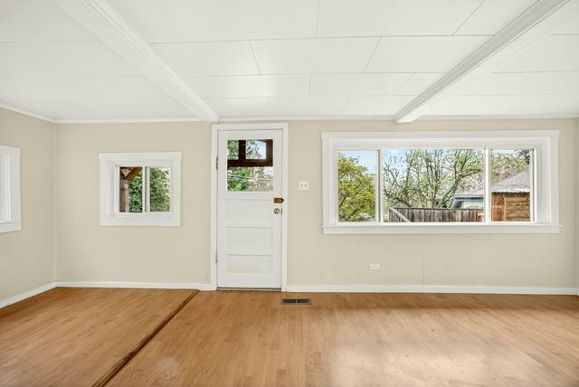 800 Ashland Street, Ashland, OR 97520