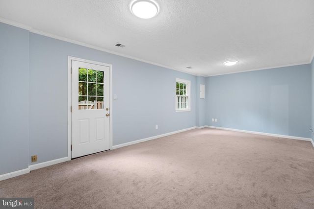 2992 COVINGTON ST, Fairfax, VA 22031