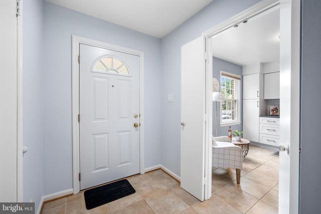 2992 COVINGTON ST, Fairfax, VA 22031
