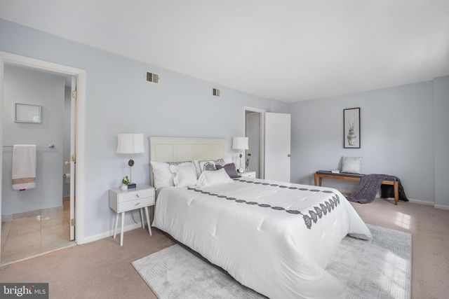 2992 COVINGTON ST, Fairfax, VA 22031
