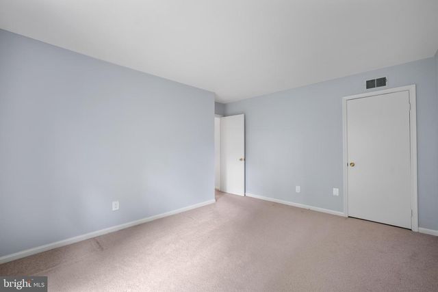 2992 COVINGTON ST, Fairfax, VA 22031