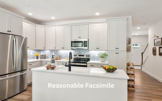 3C Dearborn Circle, Goffstown, NH 03045