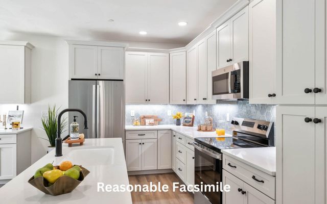 3C Dearborn Circle, Goffstown, NH 03045