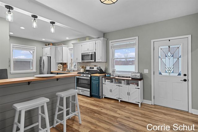 9105 Port Sheldon Street, Zeeland, MI 49464