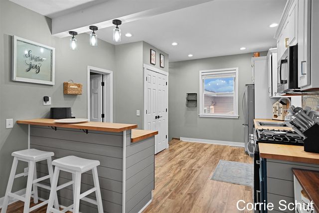 9105 Port Sheldon Street, Zeeland, MI 49464