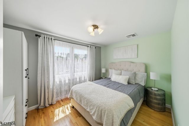 47 Kendall Dr, Sayreville Boro, NJ 08859