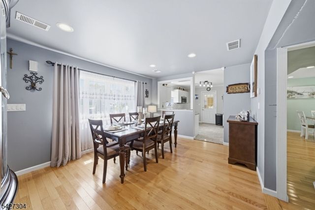 47 Kendall Dr, Sayreville Boro, NJ 08859