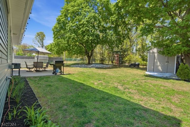 47 Kendall Dr, Sayreville Boro, NJ 08859