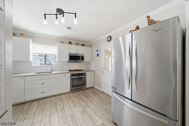 47 Kendall Dr, Sayreville Boro, NJ 08859