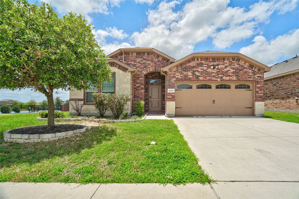 2529 Lavender Lane, Glenn Heights, TX 75154