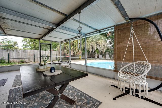 6105 TOYOTA Drive, Jacksonville, FL 32244