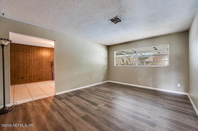 6105 TOYOTA Drive, Jacksonville, FL 32244