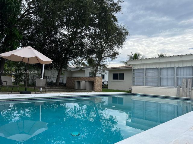 1735 NE 157th Ter, North Miami Beach, FL 33162