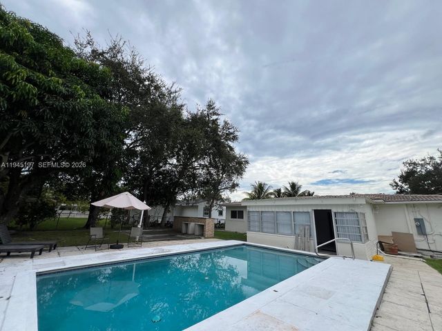 1735 NE 157th Ter, North Miami Beach, FL 33162